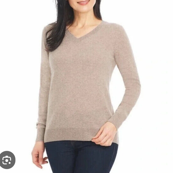 ❄️KS Women's Hot Pink V-neck Cashmere Sweater - Picture 2 of 6